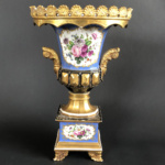 Vase en porcelaine de Paris XIXème